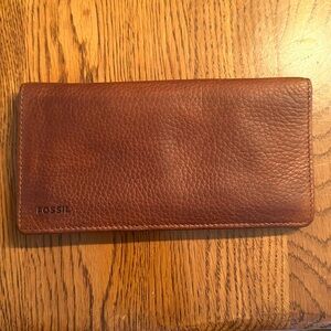 Fossil unisex flap clutch checkbook wallet